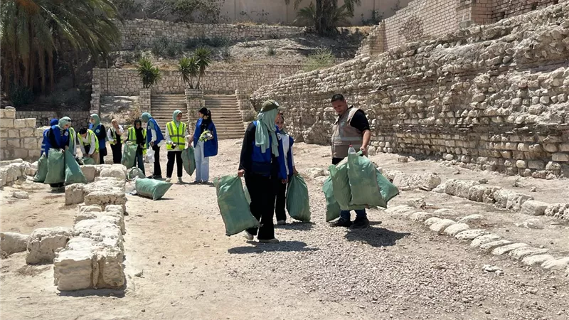 متطوعون يطلقون مبادرة للحفاظ على آثار الإسكندرية وتعزيز الوعي البيئي