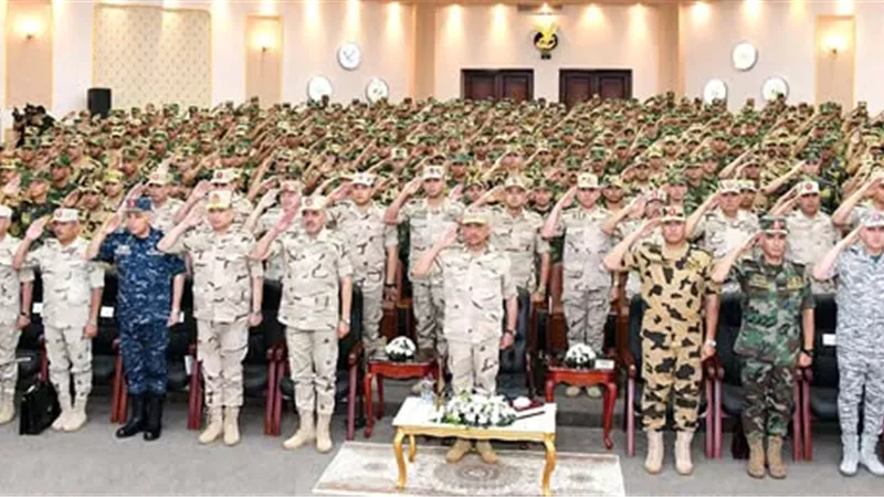 وزير الدفاع يشهد المرحلة الرئيسية لمشروع هيئة الاستخبارات العسكرية