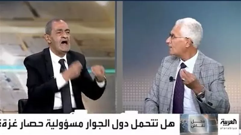 أسامة الدليل يقصف جبهة حماس على الهواء: الأنفاق أغلقت بسبب السلاح والإرهاب