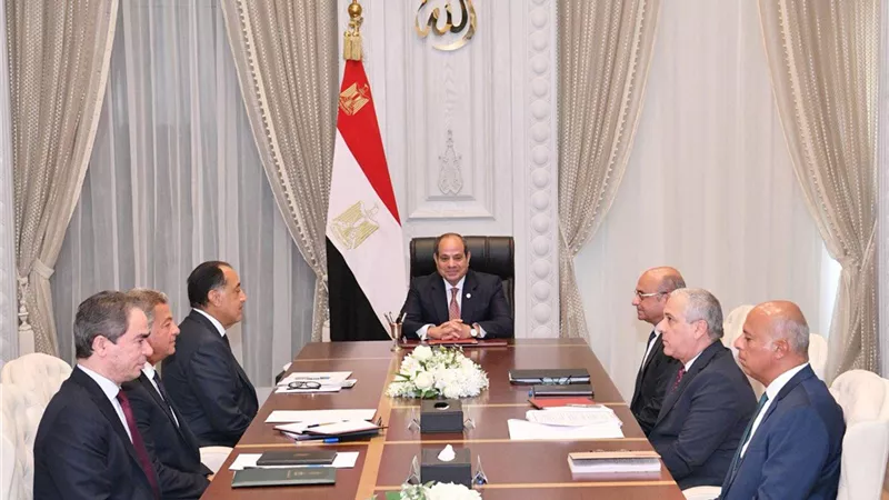 الاستعانة بالشباب.. السيسي يوجه بوضع خارطة طريق شاملة لتطوير الإعلام