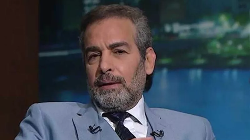 أحمد عبد العزيز يحصد جائزة الإبداع والتميز بمهرجان  همسة للآداب والفنون 
