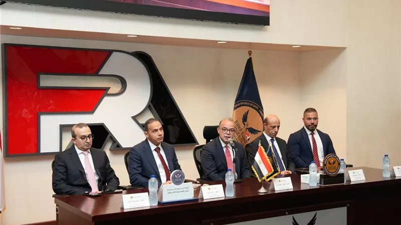 رئيس الرقابة المالية يلتقي قيادات وأعضاء الهيئة عقب قرار الرئيس بالتجديد له 