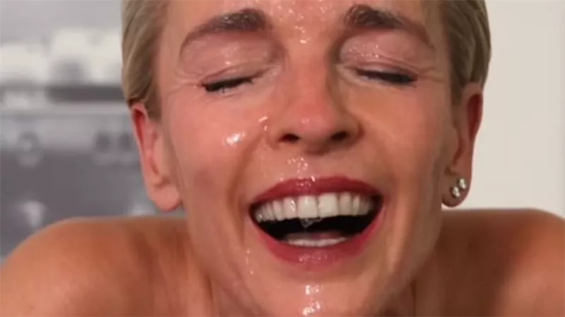 مؤثرة عالمية تكشف عن البوتوكس الطبيعي في عمر ال 59