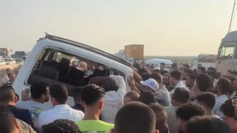 إصابة 6 أشخاص في انقلاب ميكروباص على الطريق الصحراوي بالإسكندرية