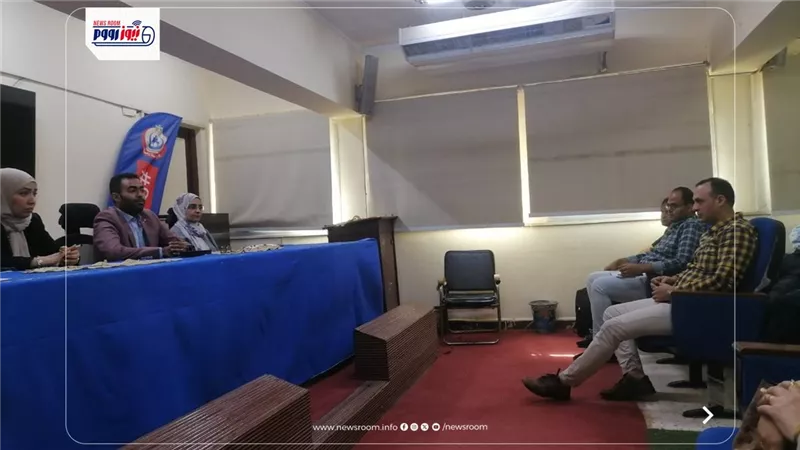 وكيل صحة الفيوم يبحث مع مديرى المستشفيات يناقشان خطة العمل الفترة المقبلة