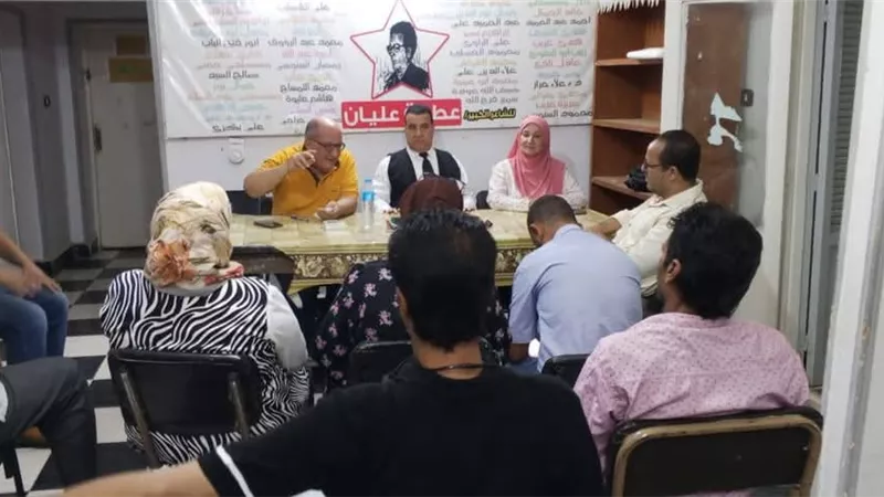 ثقافة السويس ينظم ندوة عن رؤية عن القصة والرواية بحضور نخبة من الأدباء 