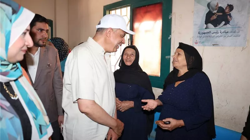 محافظ المنيا يتفقد فعاليات القوافل الطبية المجانية ببنى مزار 