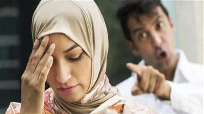 ما مصير الزوجية بعد الحلف بالطلاق 3 مرات؟.. الإفتاء تجيب|فيديو 