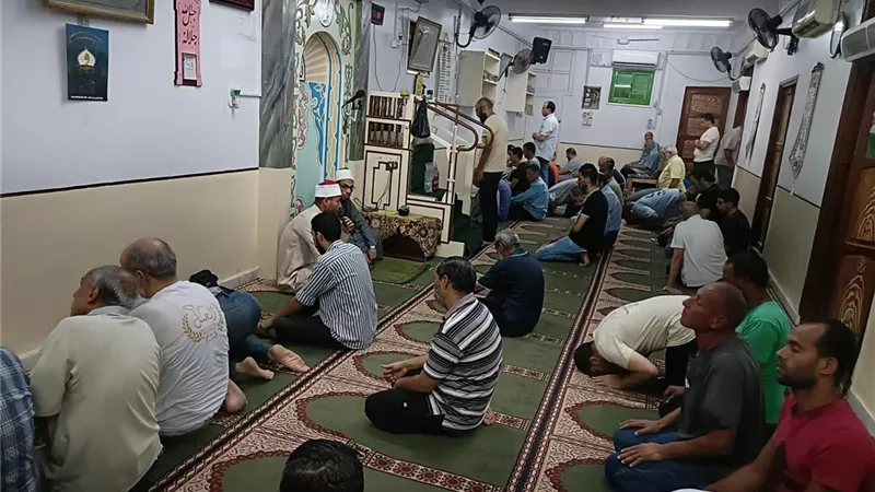 «بين الحرمة والجواز».. أوقاف السويس تناقش تأثير وسائل التواصل على المجتمع