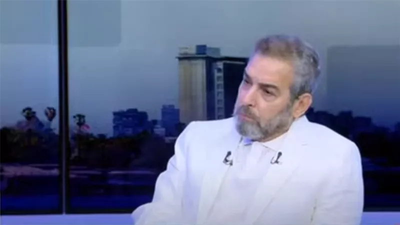 بعد واقعة المصافحة.. أحمد عبد العزيز: فنانون احتضنوني دون طلب أو ترتيب|فيديو 
