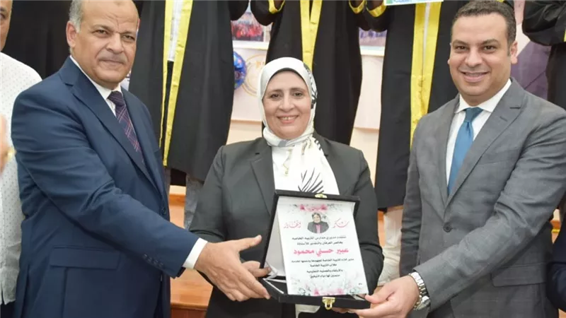 نائب محافظ بورسعيد يشهد حفل تخرج دفعة جديدة من طلاب مدارس التربية الخاصة