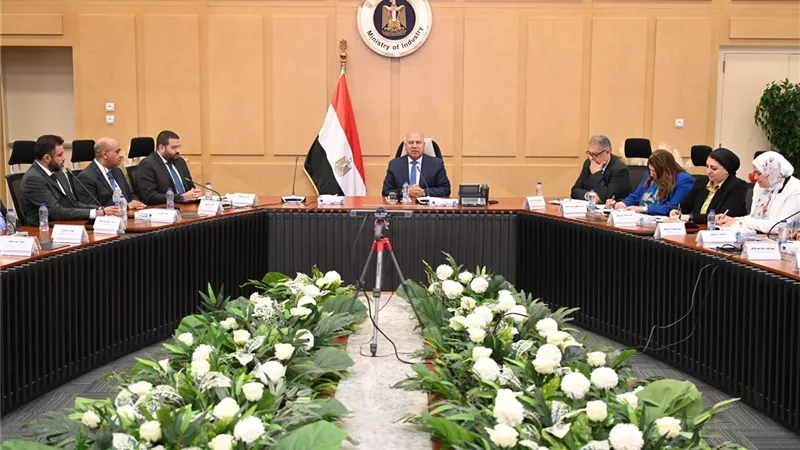 كامل الوزير يعقد اجتماعًا موسعًا مع كبار مصنعي مكونات السيارات لتوطين الصناعة