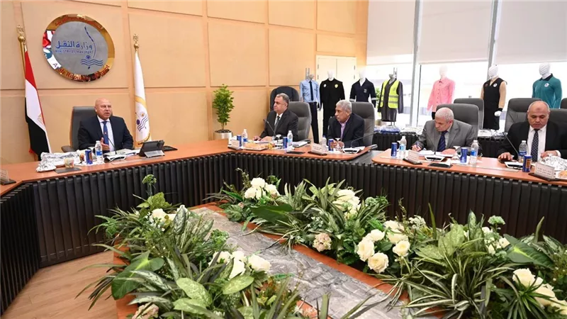 كامل الوزير يترأس اجتماع الجمعية العمومية لشركة السكة الحديد للخدمات