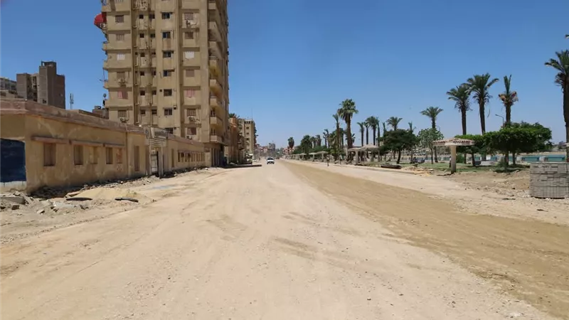 أهالي السويس يطالبون بسرعة الانتهاء من رصف طريق الخور