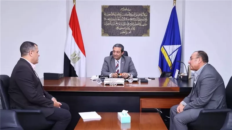 محافظ دمياط يلتقي وكيل التعليم الجديد لبحث سبل تطوير القطاعات الخدمية