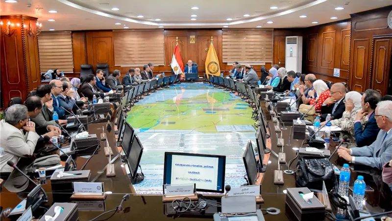 جامعة بني سويف تجدد الثقة بعمداء الكليات وتؤكد على تعزيز جودة الخدمة الطلابية