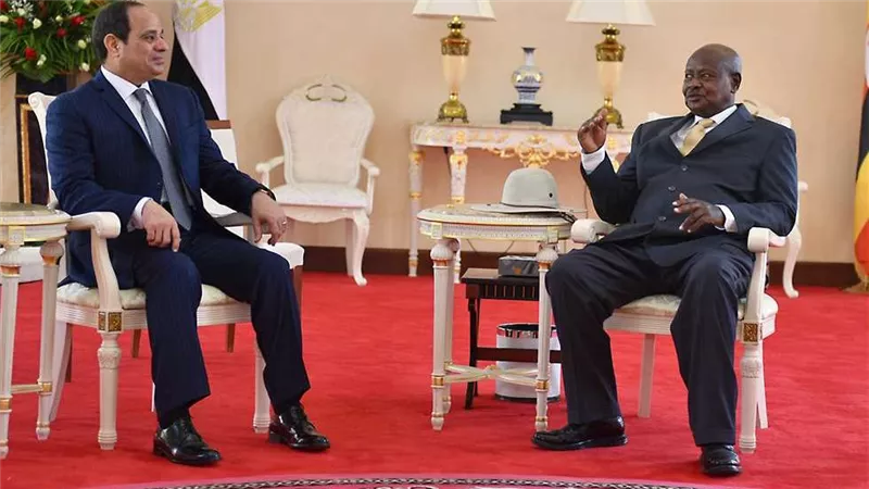 الرئيس السيسي يفتتح جلسة منتدى رجال الأعمال المصري الأوغندي