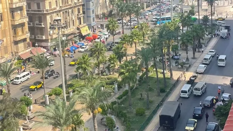 إخلاء ميدان المنشية بالإسكندرية من الباعة قبل زيارة وزيري العدل والاتصالات