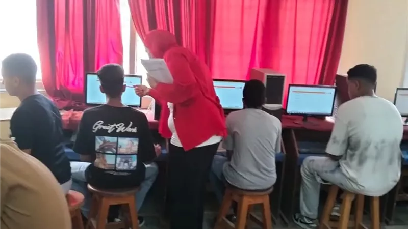 إقبال كبير على تخصصات التعليم الفني في أول أيام الاختبارات بالسويس