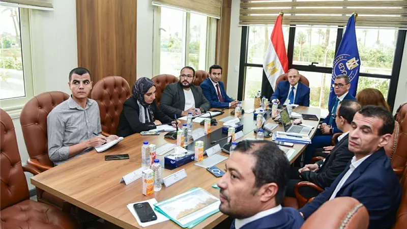 رئيس هيئة الدواء يبحث مع شركة فياترس خطط توطين صناعة الأدوية وتعزيز الاستثمار