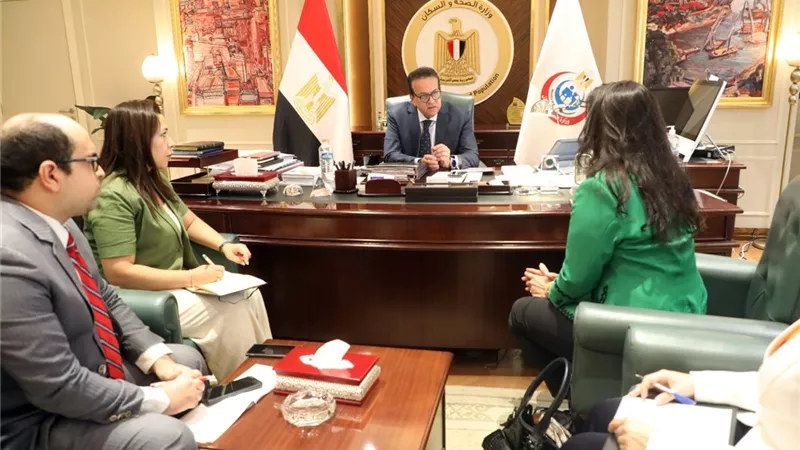 ووزير الصحة يبحث مع المرشحة لمنصب سفيرة مصر لدى السويد ولاتفيا آفاق التعاون