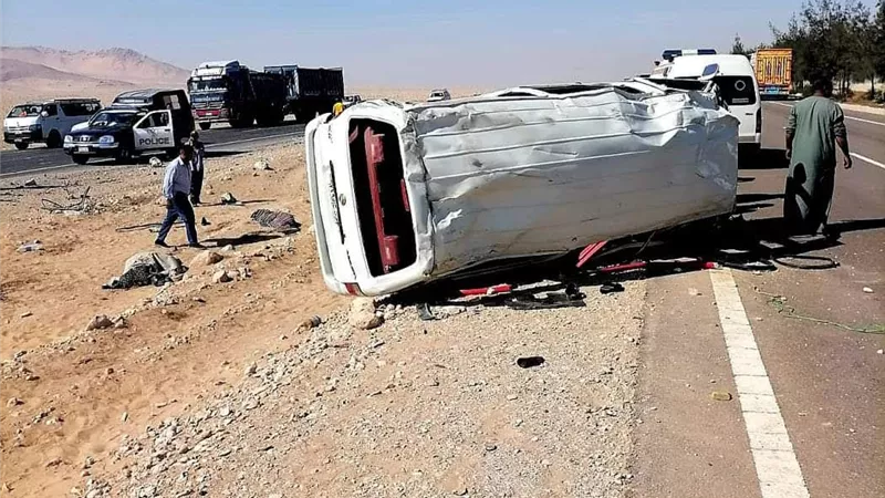 10 مصابين في انقلاب ميكروباص على الطريق الإقليمي بالجيزة
