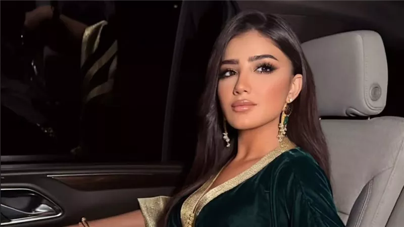 بإطلالة رمضانية مميزة ..مي عمر تتألق بقفطان أخضر |صور