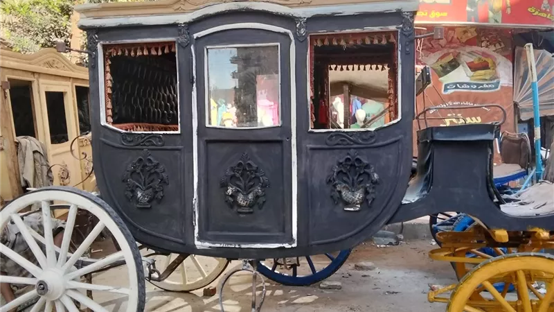 شاهدًا على حقبة تاريخية قد تختفي .. زمن الحنطور يواجه الاندثار