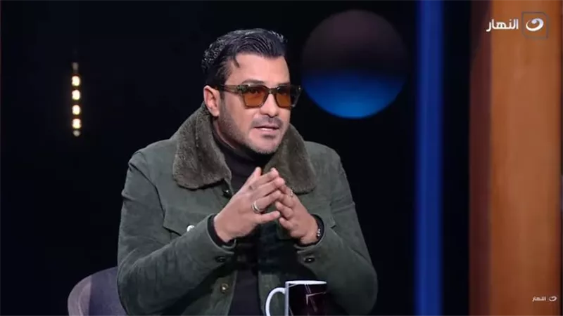 محمد رجب: أمي مرت بمعاناة رهيبة وتعذبت وكانت بتجيلي وقت الفسحة| فيديو