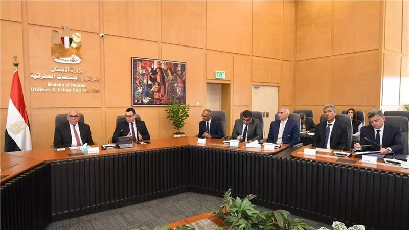 وزير الإسكان ورئيس الهيئة العربية للتصنيع يستعرضان الموقف التنفيذي للمشروعات المشتركة ضمن حياة كريمة