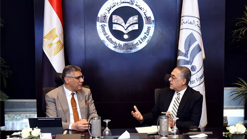 العامة للاستثمار تبحث سبل الترويج للفرص الاستثمارية مع محافظة الجيزة 