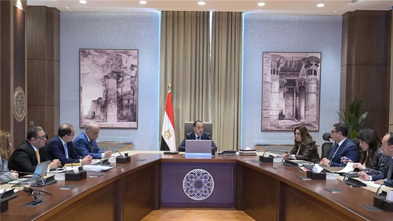 رئيس الوزراء يوجه بإعداد تفاصيل طرح الوحدات السكنية التي كلف بها  الرئيس