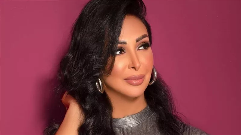 المطربة شاهيناز ترد شائعة منع شقيقتها دينا من الغناء ( فيديو)