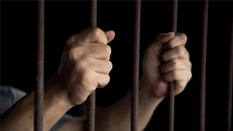 المشدد 5 سنوات لـ 3 متهمين والبراءة لـ 4 في قضية 
