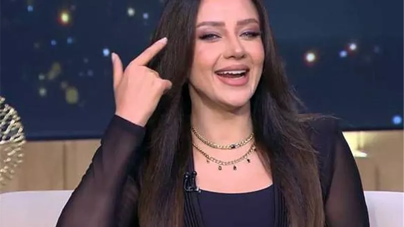 حبس وتغريم  بلوجر شهير بتهمة التشهير برضوى الشربيني| القصة الكاملة