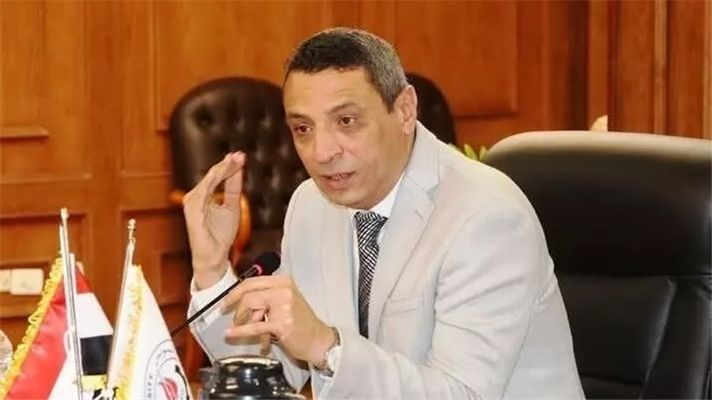 محافظ السويس يصدر حركة تنقلات لرؤساء الأحياء وبعض القيادات المحلية