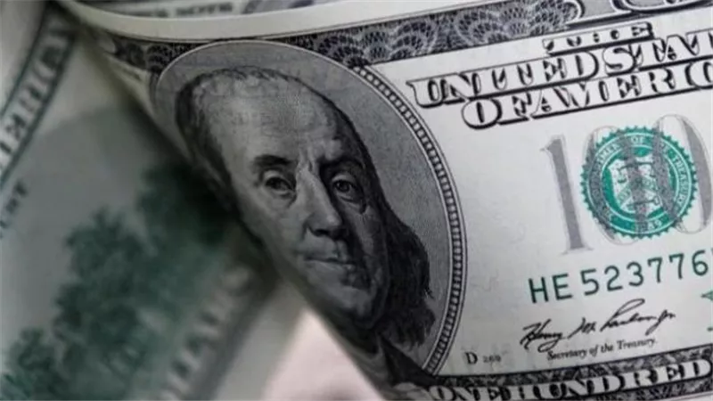 تراجع تاريخي.. الدولار يصل لأدنى مستوى له منذ 2022 بعد تهديدات ترامب الجديدة