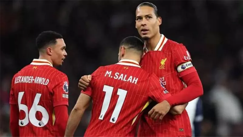 نراكم بعد التوقف.. فان دايك يعتذر لجماهير ليفربول ويعلن التحدي