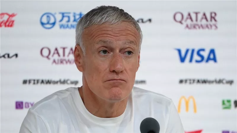 قبل مواجهة كرواتيا .. ديشامب يتخذ قرارًا مثيرًا بشأن نجم الميلان