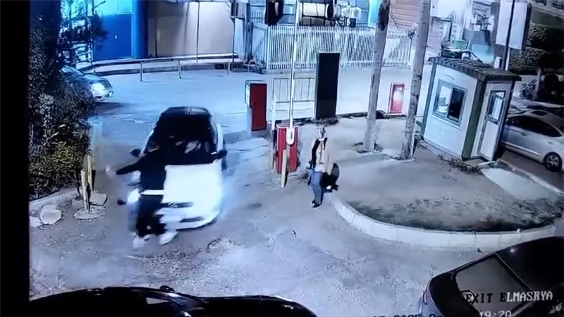 التفاصيل كاملة.. فتاة تدهس أب وابنه داخل جراج مول شهير بالإسكندرية 