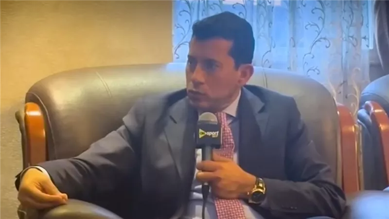 الأهلي يتحمل قرار انسحابه.. أشرف صبحي يكشف تفاصيل أزمة مبارة القمة 