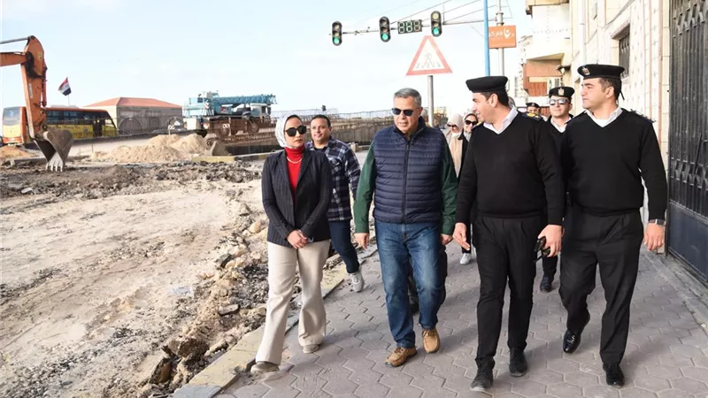 محافظ الإسكندرية يتابع الأعمال الانشائية لكوبري محمد نجيب و التحويلات المرورية بسيدى بشر