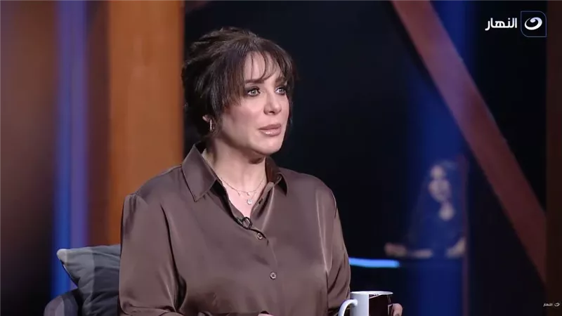 سلاف فواخرجي: مواقفي الوطنية خالصة ولم تنخرط بعالم السياسية| فيديو