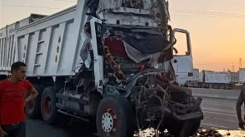 بالأسماء.. مصرع وإصابة 4 أشخاص في حادث انقلاب سيارة نقل بمدخل أبو تشت بقنا