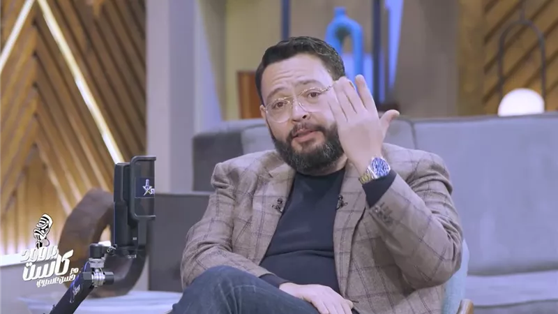 أحمد رزق لـ حسن العسيري: «عمري في حياتي ما عملت مسلسلين»  (فيديو)