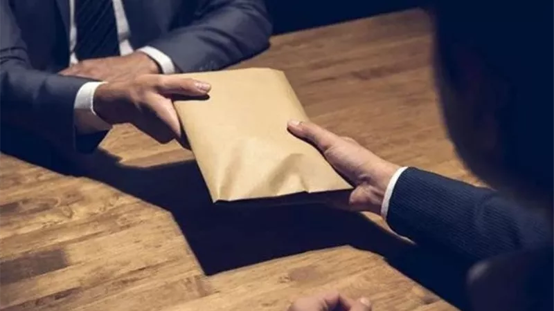 رشوة وزارة الري| إحالة رئيس حماية النيل ومالك جرين فالي للمحاكمة