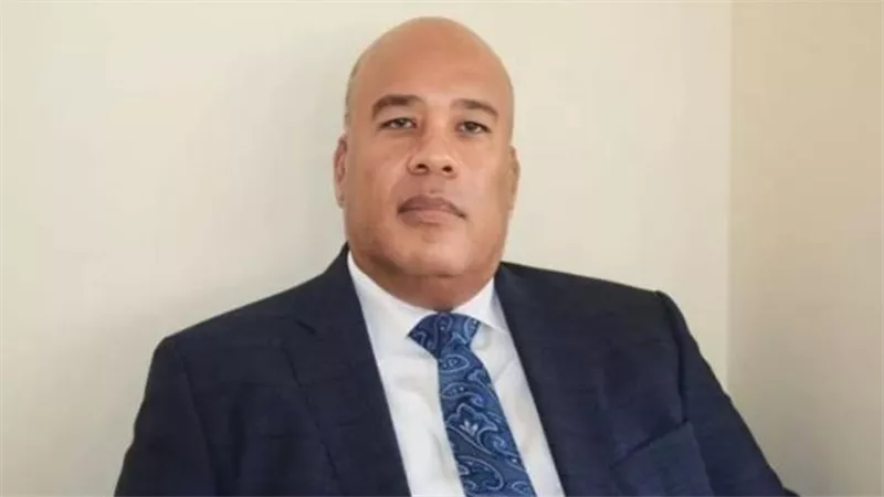 يستكمل مناسك العمرة .. انتهاء أزمة توقيف رجل الأعمال أيمن العشري فى السعودية ( تفاصيل )