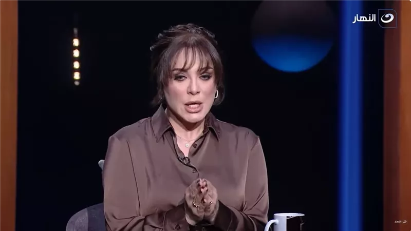 سلاف فواخرجي : الذباب الإلكتروني هو الذي يروج للفتاوى والحديث المتطرف (فيديو)