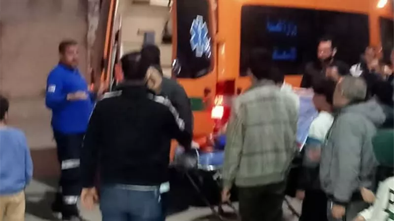 إصابة طفلين في تصادم ميكروباص يسير عكس الاتجاه بدراجة نارية في الغربية