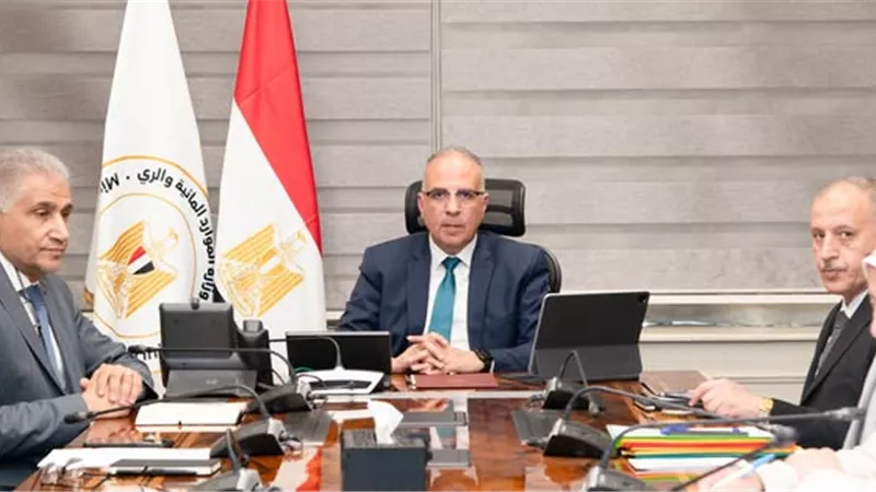 وزير الموارد يطالب بتحديد المحاصيل المناسبة للزراع إعتماداً على المياه المعالجة